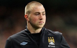 Cầu thủ của Man City bị bắt vì nhậu say và tông xe