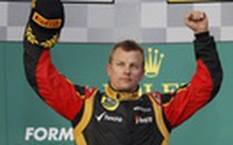 “Người tuyết” Raikkonen phá thế chân kiềng