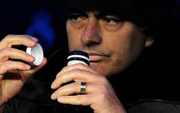 FIFA làm bậy hay Mourinho nói bậy?