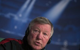 Alex Ferguson: "Máy sấy tóc" và bàn tay run