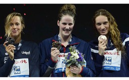 Missy Franklin xứng đáng kế vị Michael Phelps