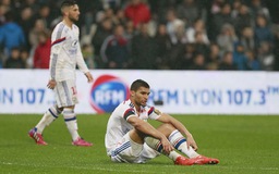 Lyon thua sốc trên sân nhà và mất ngôi đầu Ligue 1