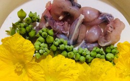 Nụ mướp xào thịt ếch, món ngon giản dị từ hoa