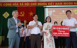 Hỗ trợ 200 triệu đồng cho Trung tâm nuôi dạy trẻ khuyết tật Võ Hồng Sơn