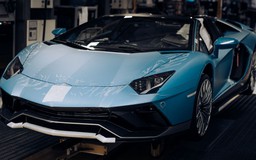 Giới nhà giàu hết cơ hội mua siêu xe Lamborghini Aventador mới