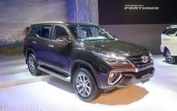 Tăng giá so với mẫu cũ, Toyota Fortuner 2017 vẫn hút khách Việt