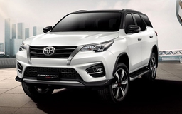 Cạnh tranh phân khúc SUV 7 chỗ, Toyota Fortuner bổ sung bản thể thao