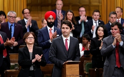 Thủ tướng Canada xin lỗi việc đuổi tàu nhập cư Ấn Độ năm 1914