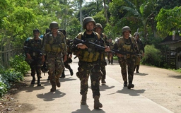 Nhóm vũ trang mang cờ IS đi cướp ngục ở Philippines