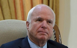 Rò rỉ tin quan chức Nhà Trắng chế giễu bệnh tình của ông John McCain