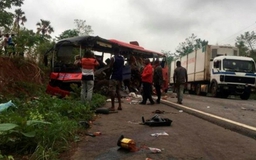 60 người thiệt mạng khi xe buýt đâm nhau bốc cháy ở Ghana
