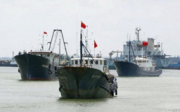 Philippines xác minh việc tàu Trung Quốc xả thải xuống Biển Đông
