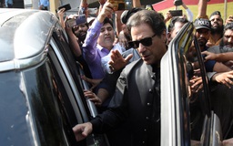 Cựu Thủ tướng Khan bị cấm tranh cử ở Pakistan 5 năm vì cáo buộc quà cáp
