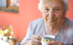 Caffeine tốt cho phụ nữ lớn tuổi