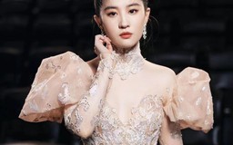Dương Mịch quảng cáo nội y, Diệc Phi diện váy công chúa sau thời gian yên ắng