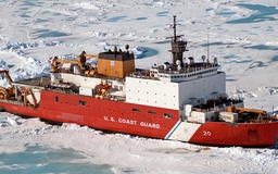 Tàu phá băng Mỹ bị cháy, tạm dừng hoạt động ở Bắc Cực