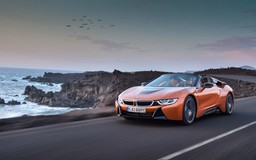 BMW nâng cấp i8, bổ sung thêm phiên bản mui trần