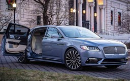 Độc đáo phiên bản Lincoln Continental mở cửa giống Rolls-Royce