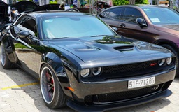 Xe cơ bắp Dodge Challenger SRT 392 độ wide body độc nhất Việt Nam