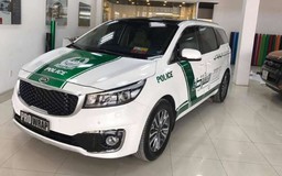 Xe hơi dán tem cảnh sát Dubai sẽ bị cấm đăng kiểm