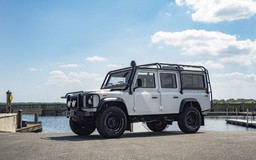 Range Rover Defender 1993 'hồi sinh' như mới