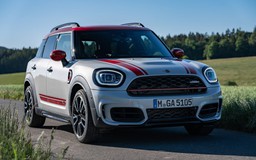 MINI Countryman JCW 2021 nâng cấp cảm giác lái thể thao hơn