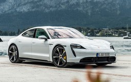 Porsche Panamera và Taycan bị triệu hồi vì có thể 'gãy càng'