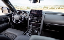 Infiniti QX80 2022 cập nhật nội thất mới 'đấu' Lexus LX570