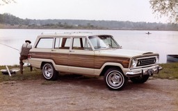 Ô tô ốp gỗ bên hông, phong cách xe sang thập niên 70