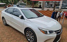 Xe hiếm Toyota Camry XLE 2015 đủ 'đồ chơi' tại Việt Nam