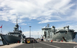 Tàu Hải quân Hoàng gia Canada lần đầu thăm Cảng quốc tế Cam Ranh