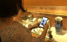 Lần đầu tiên tại TP.HCM xem hiện vật bảo tàng bằng điện thoại thông minh