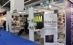 Gian nan xuất khẩu sách Việt