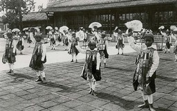 Kinh thành Huế đầu thế kỷ XIX: Xem kịch tại Thanh Phong đường
