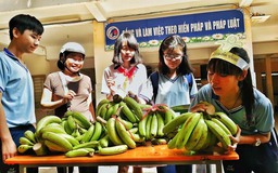 Bán chuối ủng hộ nông dân Đồng Nai: Dạy học sinh biết yêu lao động