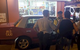 Cảnh sát Hồng Kông cải trang bắt tài xế chặt chém