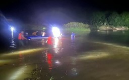 Quảng Bình: 3 học sinh tắm sông mất tích, hàng trăm người xuyên đêm tìm kiếm