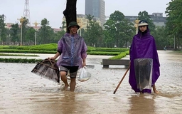 Vĩnh Phúc, Bắc Ninh, Bắc Giang chìm trong nước, người dân bắt cá giữa thành phố