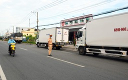 Cà Mau: Không bỏ quy định tài xế phải test lại Covid-19 khi vào địa phương