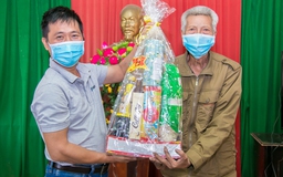 AES Việt Nam trao quà Tết cho gia đình và học sinh có hoàn cảnh khó khăn