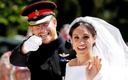 Truyền thông Anh phanh phui vợ chồng Hoàng tử Harry nói sai sự thật về đám cưới