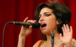 Bán đấu giá gần 800 kỷ vật của danh ca Amy Winehouse