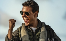 Ngôi sao Tom Cruise vẫn tỏa sáng trong ‘Top Gun: Maverick’
