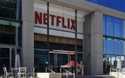 Netflix đang khó khăn nhưng không sụp đổ