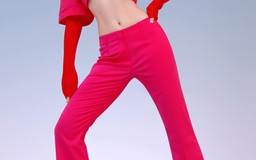 Tóc Tiên, Ariana Grande mặc quần ống loe màu hồng hack dáng bất chấp chiều cao