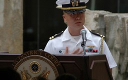 Thiếu tá hải quân Mỹ gốc Đài Loan tuồn bí mật cho Trung Quốc
