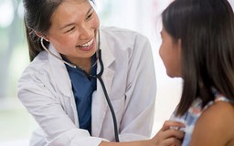 Vì sao bệnh nhân thích bác sĩ nữ hơn bác sĩ nam?