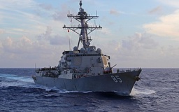 Tàu chiến Mỹ di chuyển qua eo biển Đài Loan