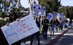 Đình công lớn tại ĐH California ảnh hưởng nghiêm trọng đến sinh viên