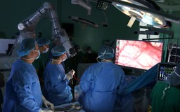 Lần đầu tiên tại châu Á: Việt Nam phẫu thuật u não bằng robot thần kinh hiện đại